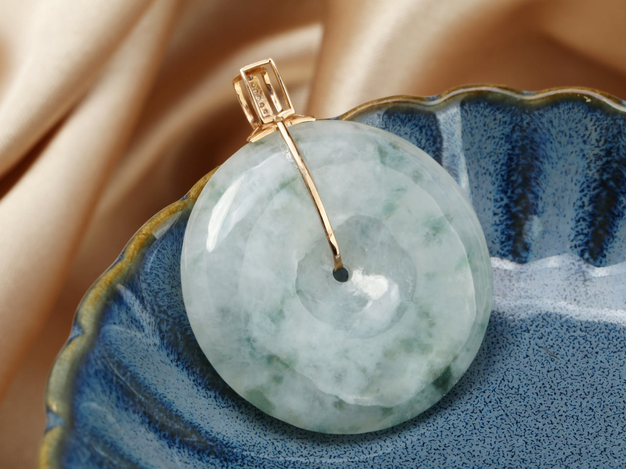 18K jadeite pendant