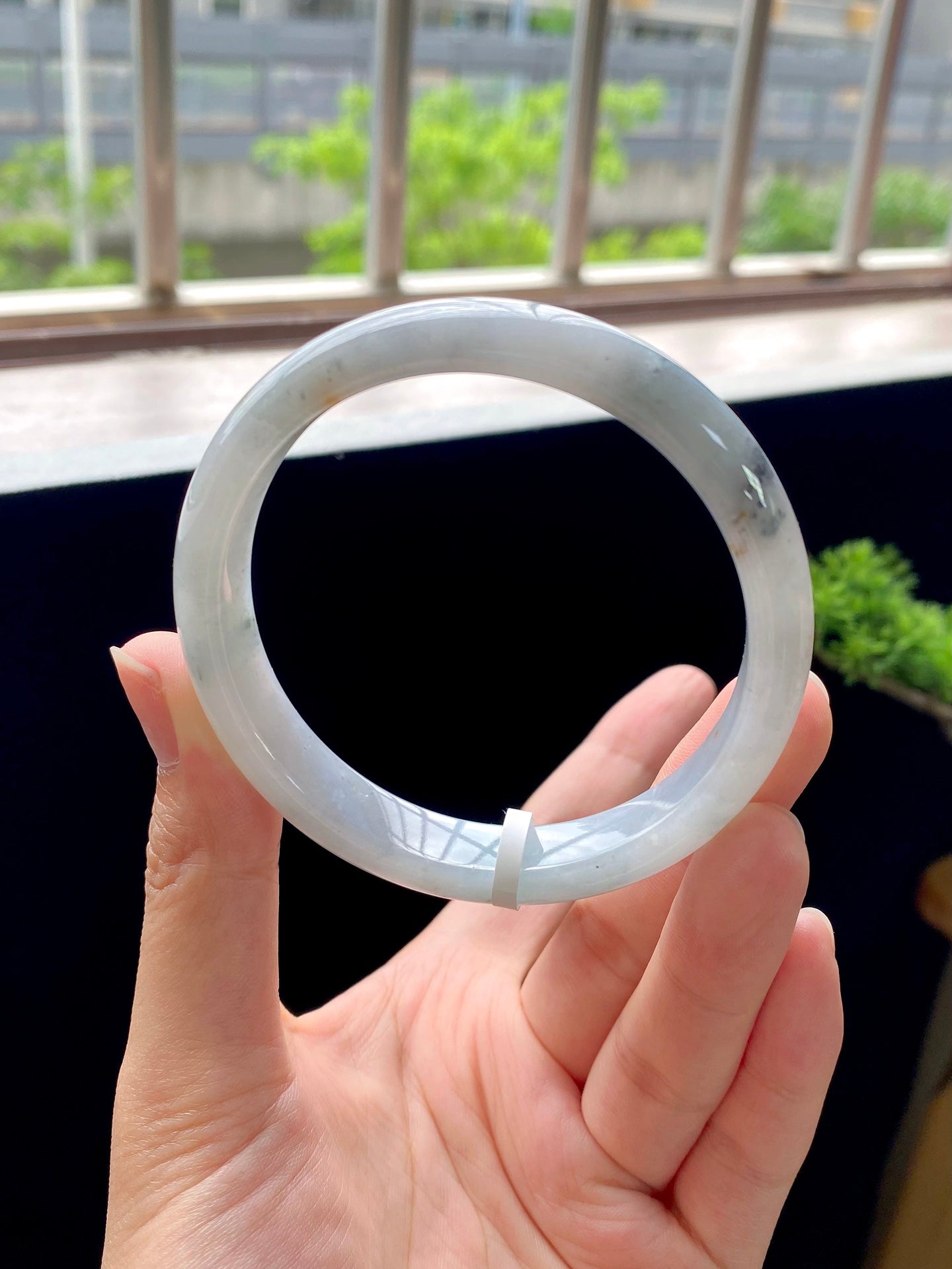 Icy Black Jadeite Round Bangle (Perfect Quality)