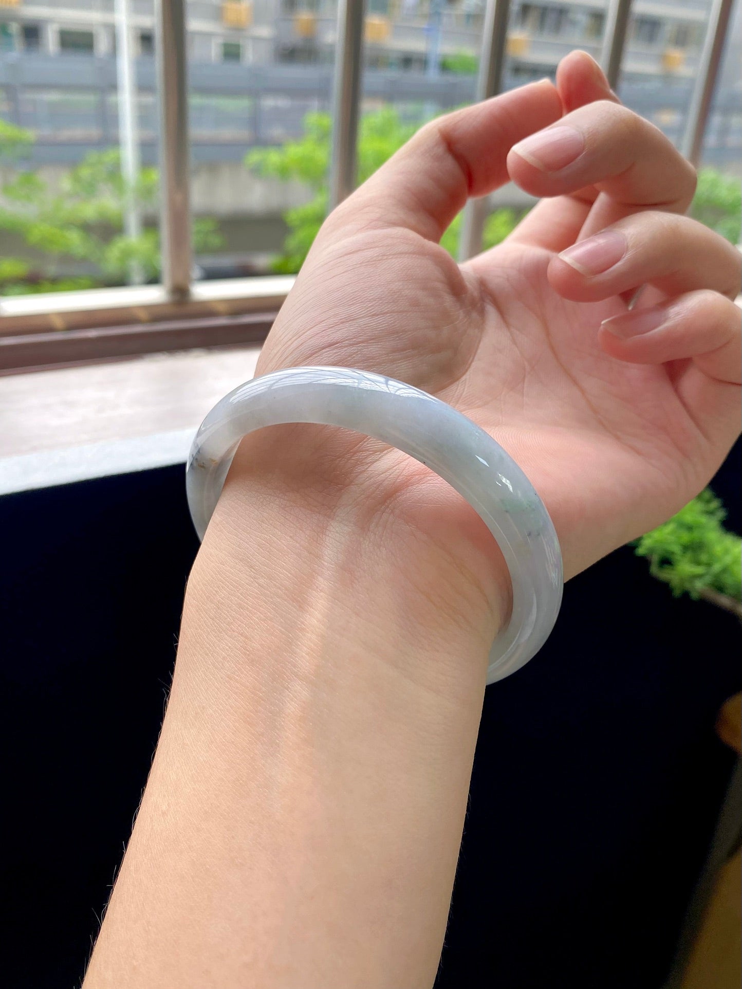 Icy Black Jadeite Round Bangle (Perfect Quality)