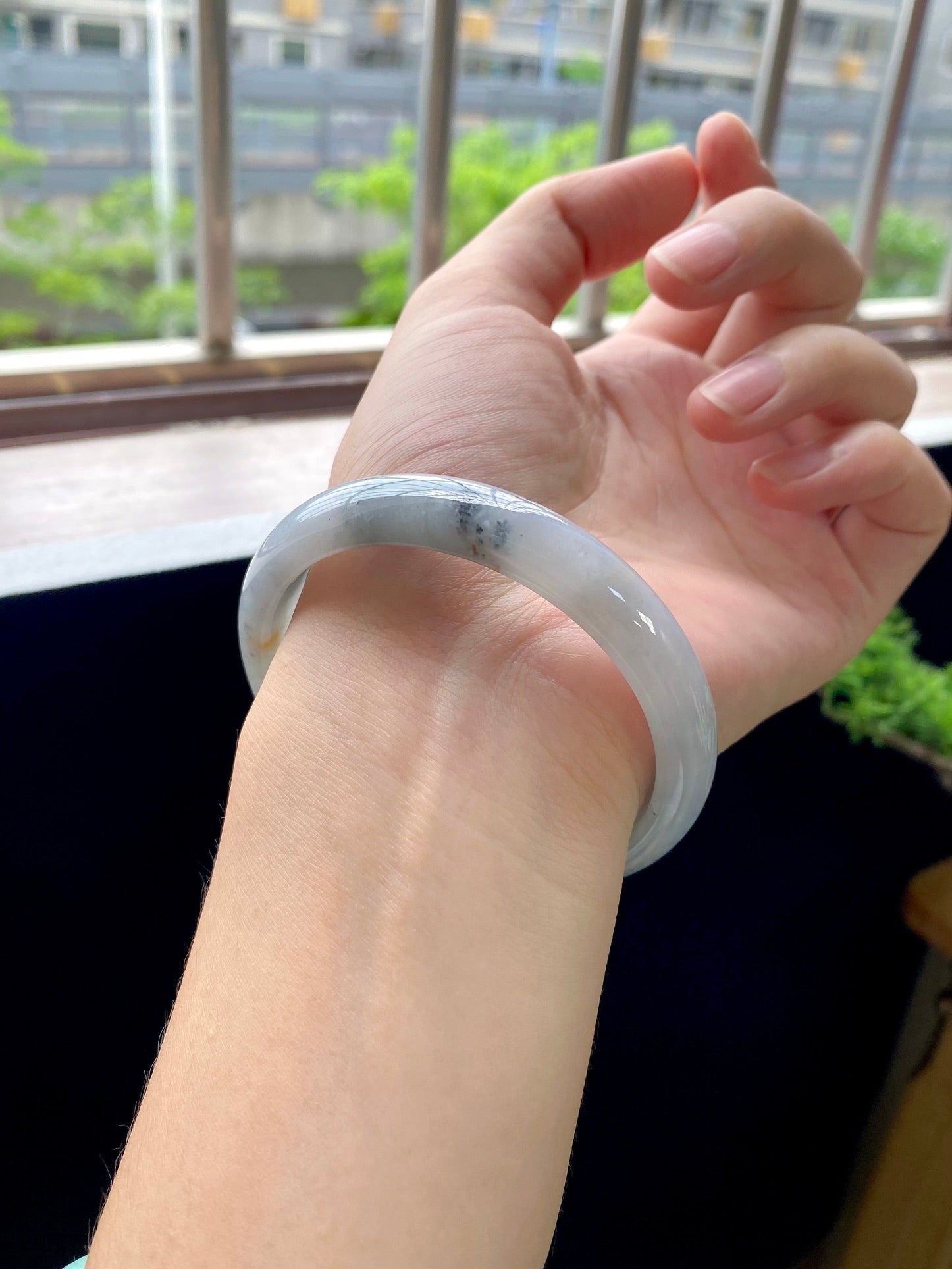 Icy Black Jadeite Round Bangle (Perfect Quality)