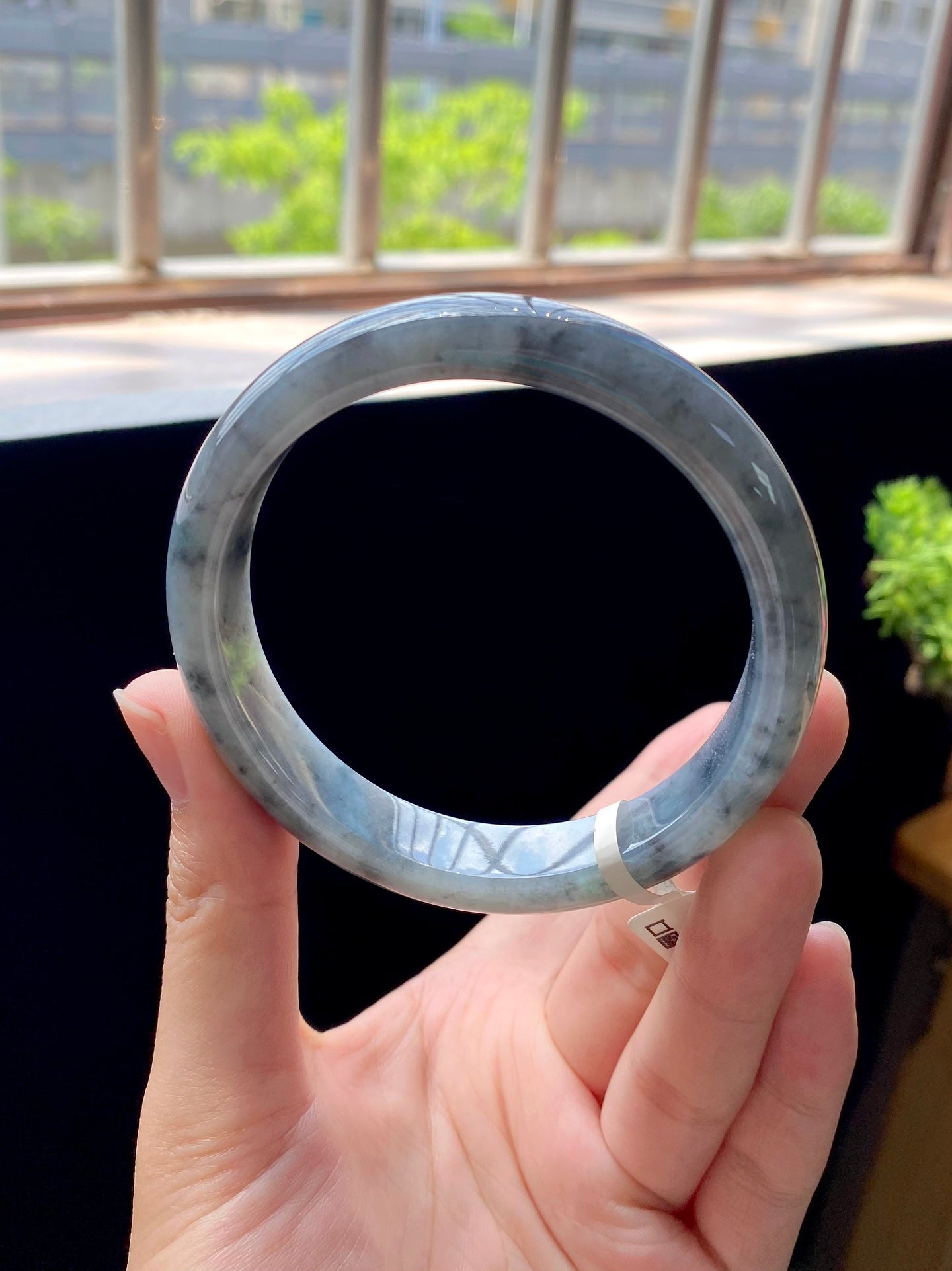 Ice Black Round Bangle (Finished) | Item No. YH-7855 | Size O60.2-13-8