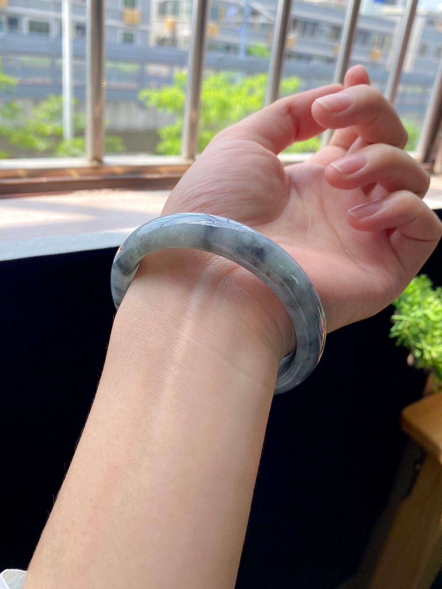 Ice Black Round Bangle (Finished) | Item No. YH-7855 | Size O60.2-13-8