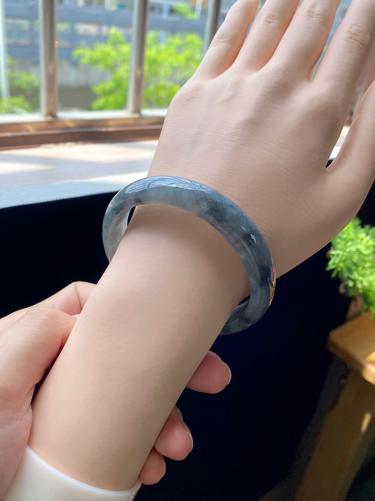 Ice Black Round Bangle (Finished) | Item No. HY-4992 | Size O57-12.5-6.9