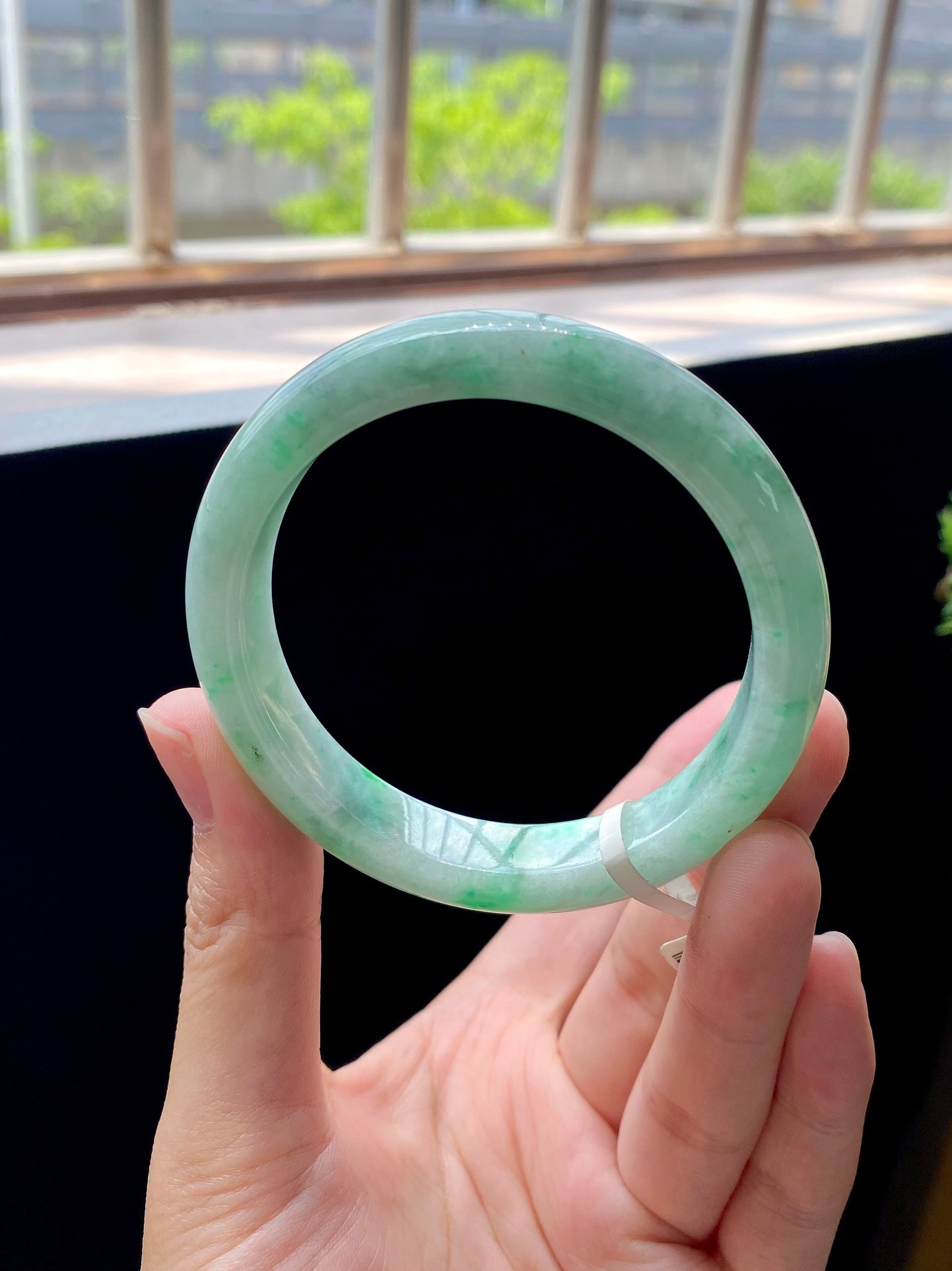 Green Floral Drifting Round Bangle (Finished) | Item No. HY-5385 | Size O55.8-11.8-8.2
