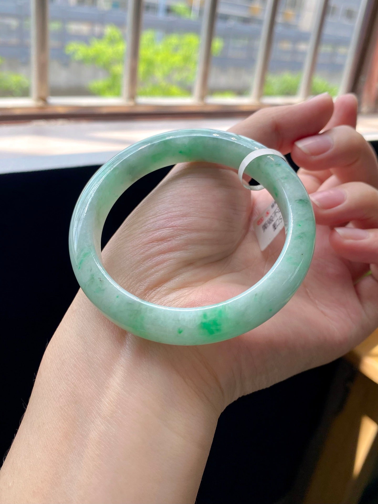 Green Floral Drifting Round Bangle (Finished) | Item No. HY-5385 | Size O55.8-11.8-8.2
