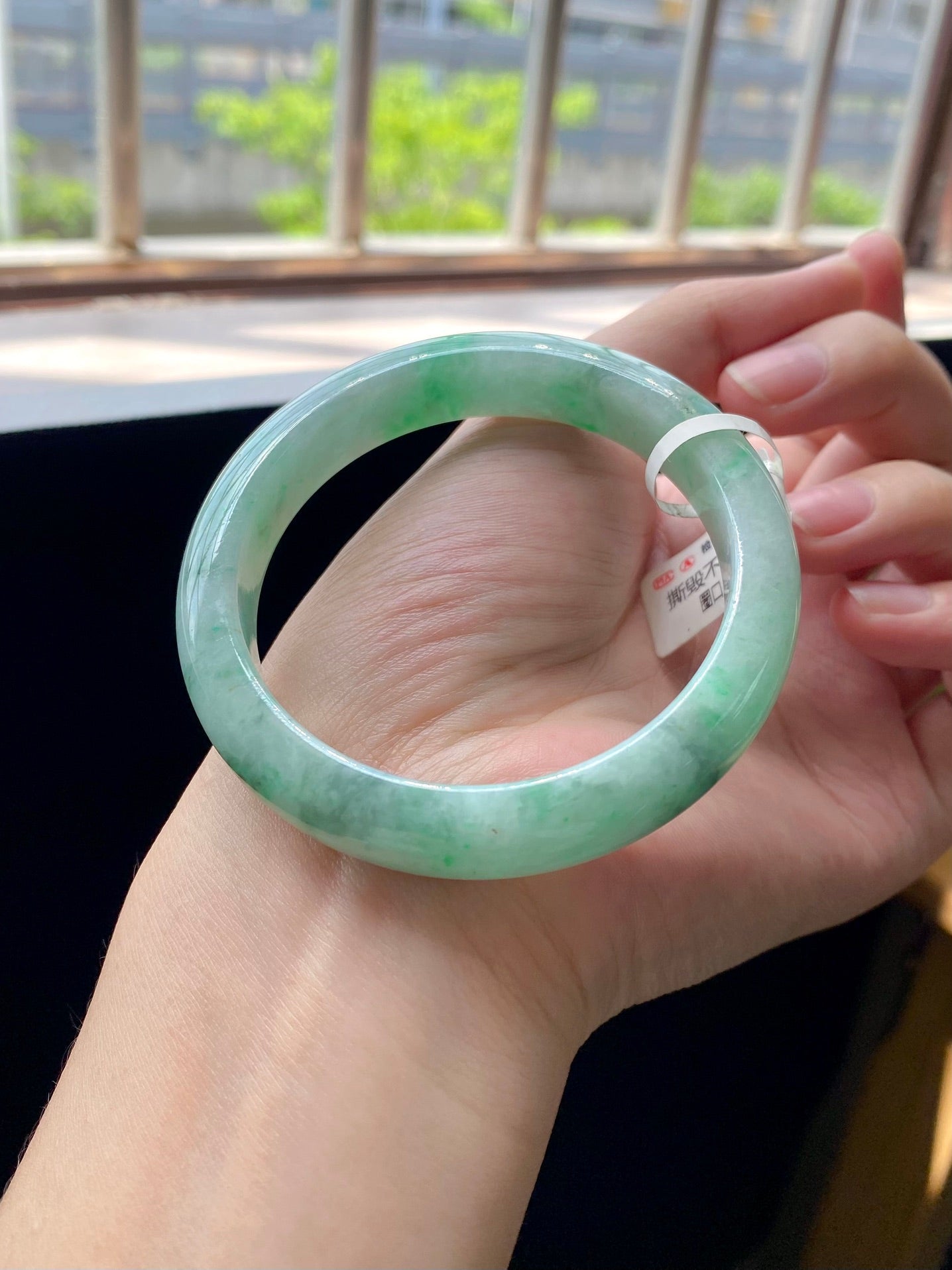 Green Floral Drifting Round Bangle (Finished) | Item No. HY-5385 | Size O55.8-11.8-8.2