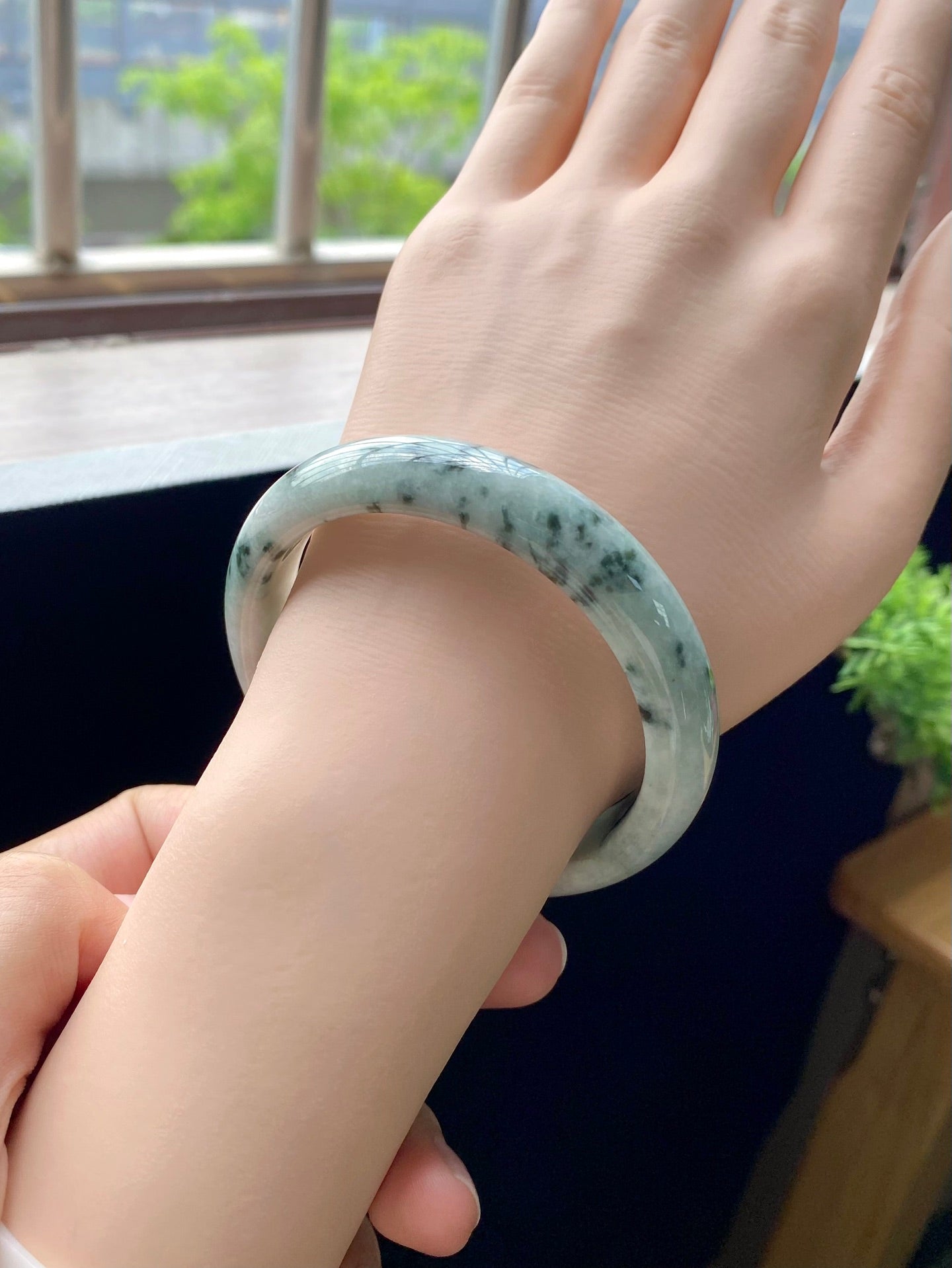 Floral Drifting Round Bangle (Finished, Crack Special Offer) | Item No. HYY-7810 | Size O56-12.8-8.3