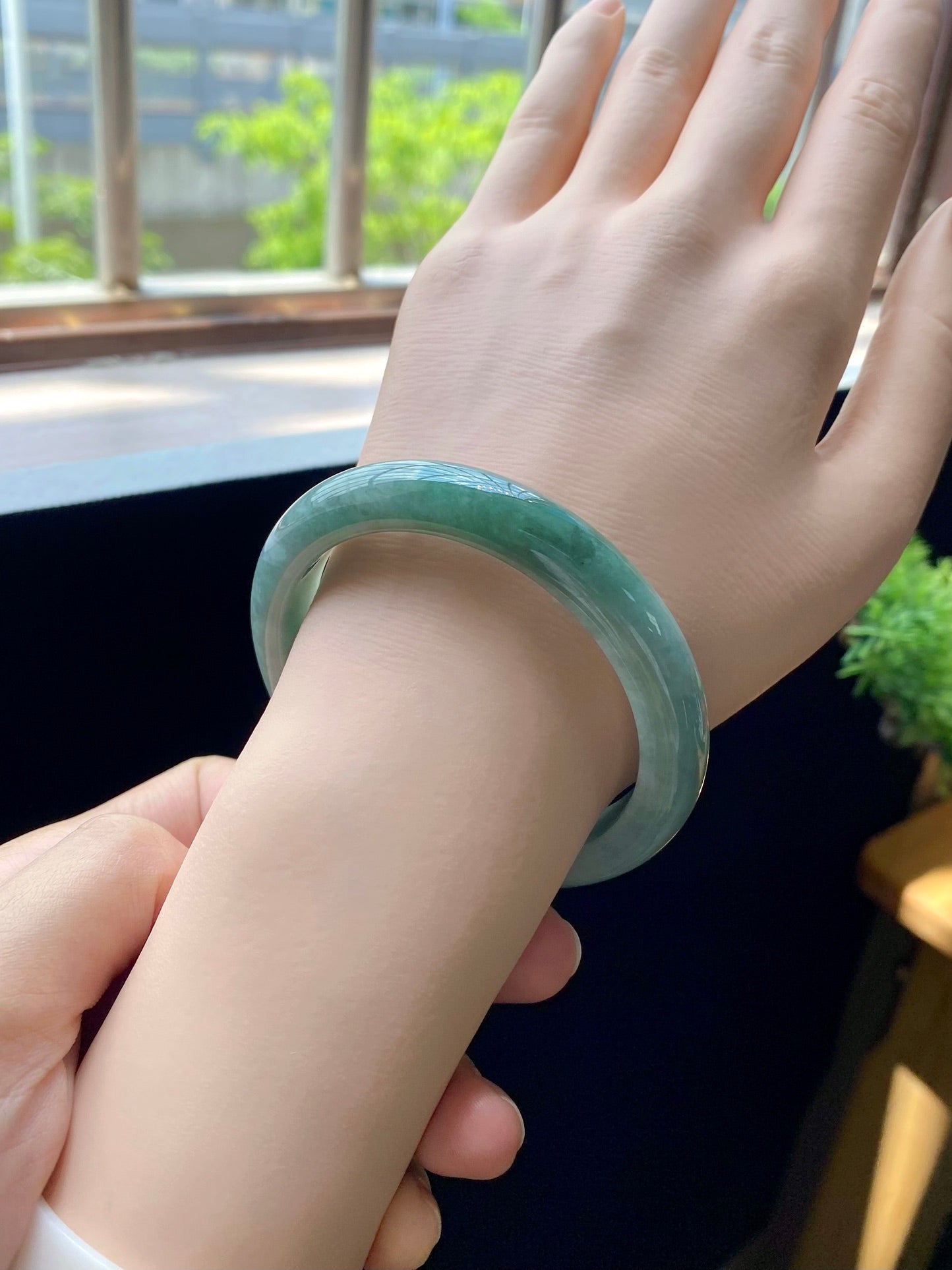 Lake Blue Round Bangle