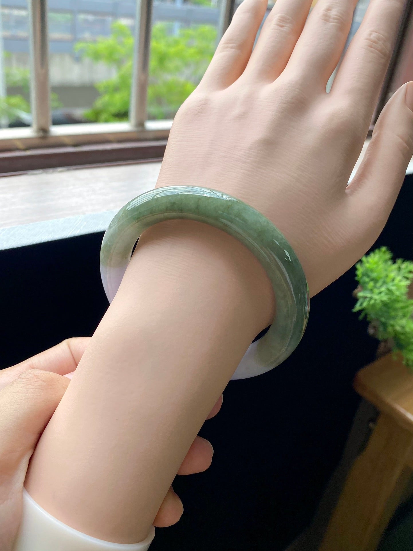 Half Mountain Half Water Round Bangle