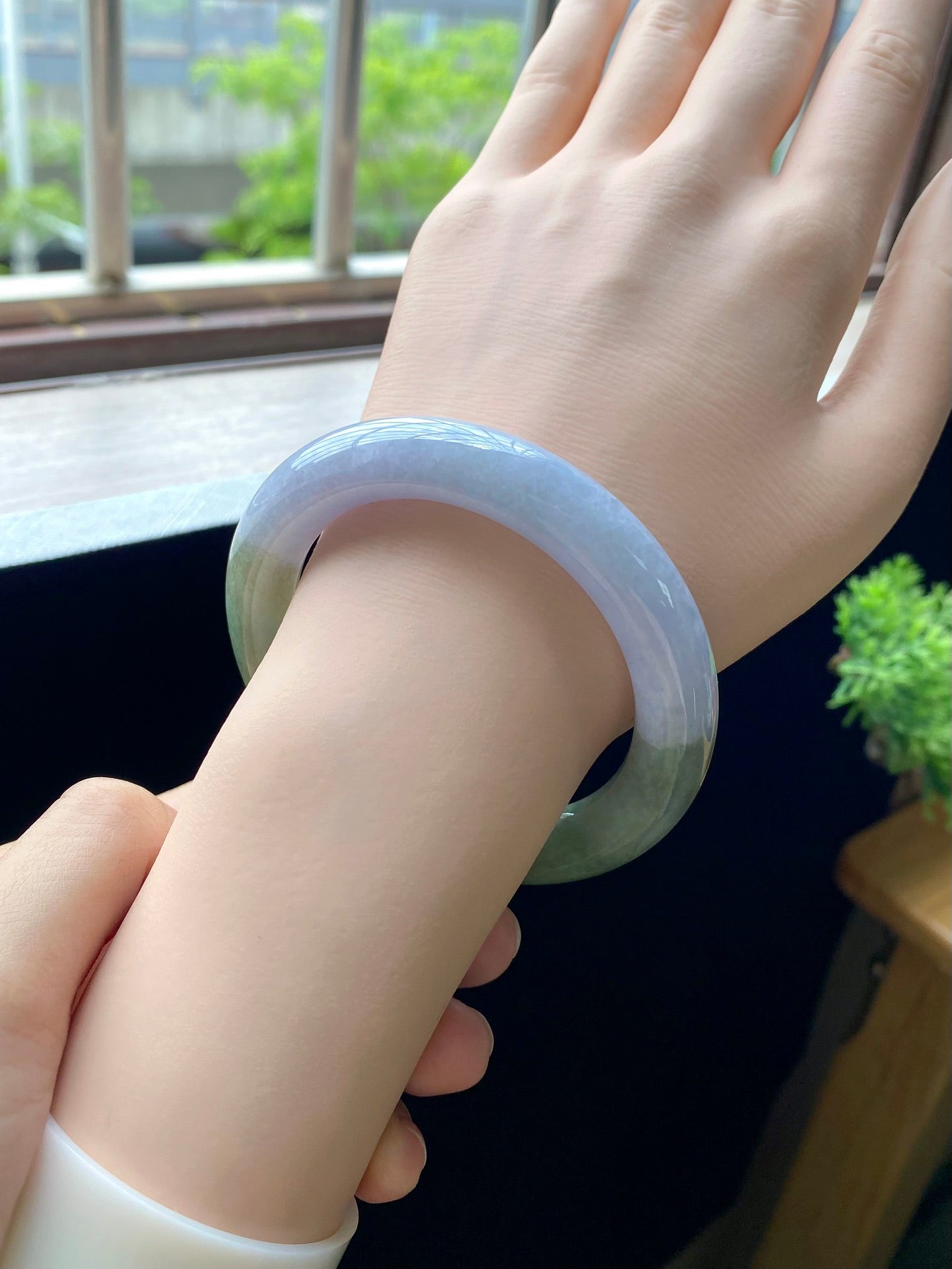 Half Mountain Half Water Round Bangle