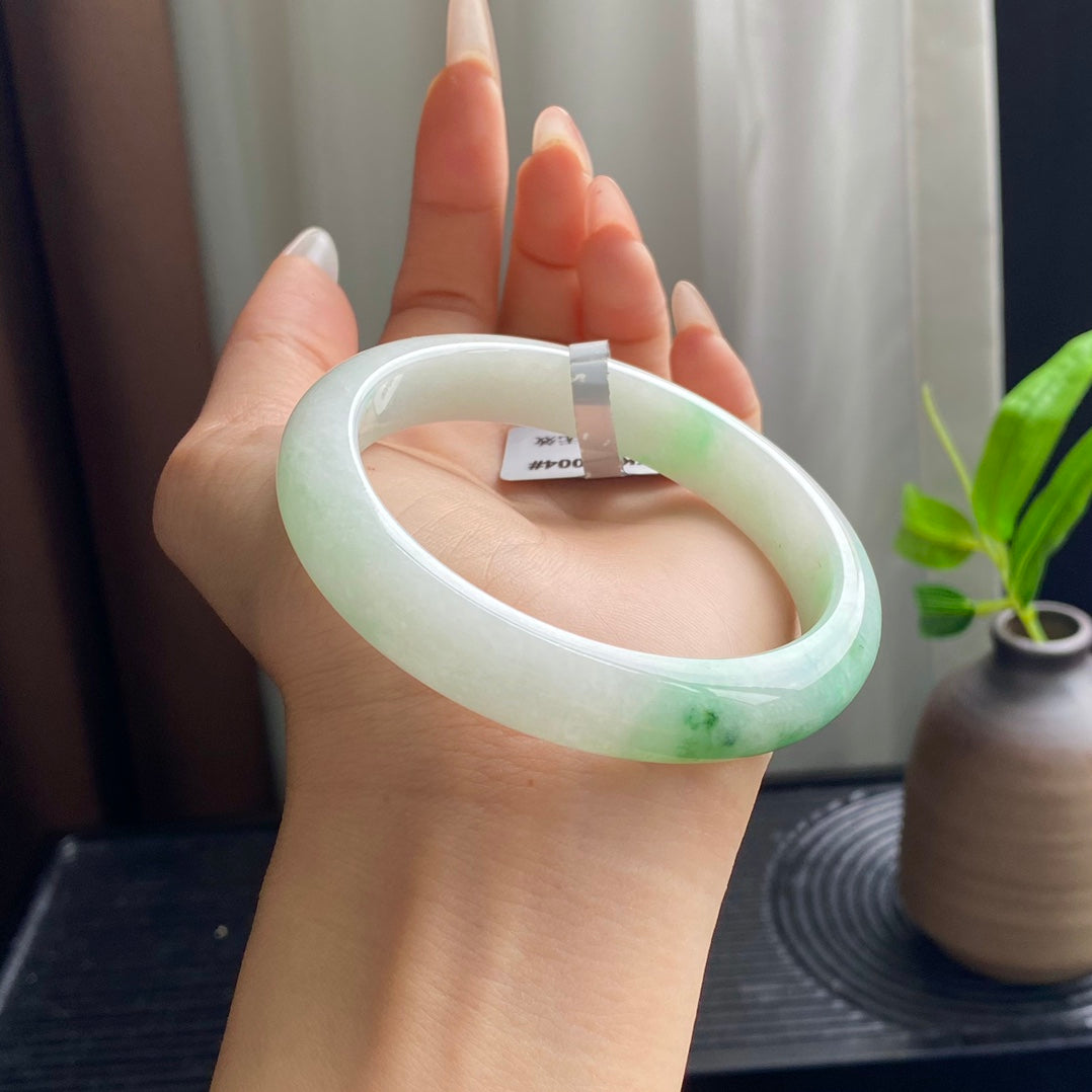 A Touch of Floral Jadeite Bangle