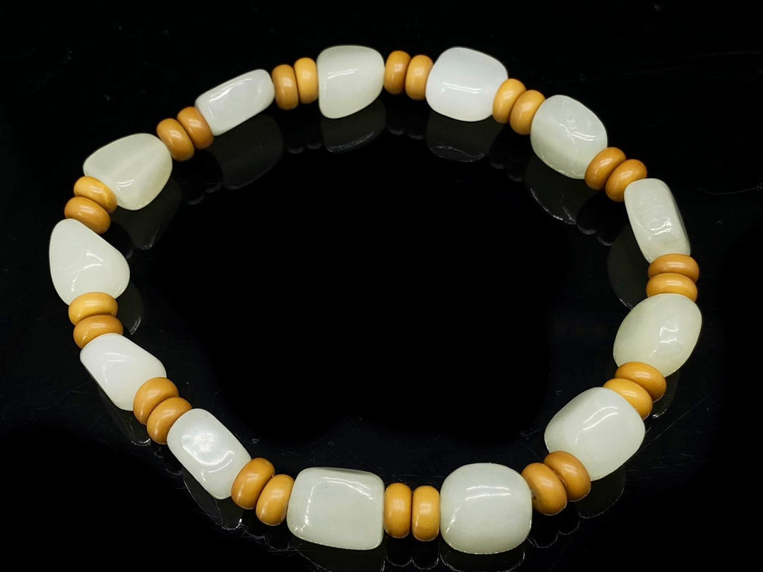 Hetian Jade Free-Form Bracelet | 410mm+ in total length)