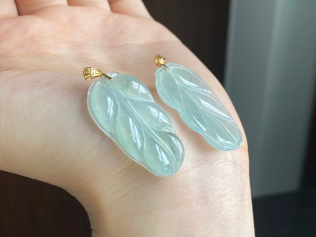 18K Gold Leaf Jadeite Pendant
