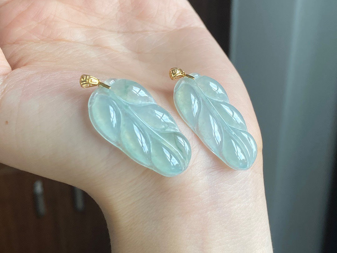 18K Gold Leaf Jadeite Pendant