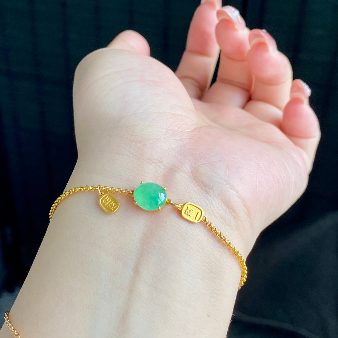 18K Gold Fruit Green Jadeite Cabochon Bracelet