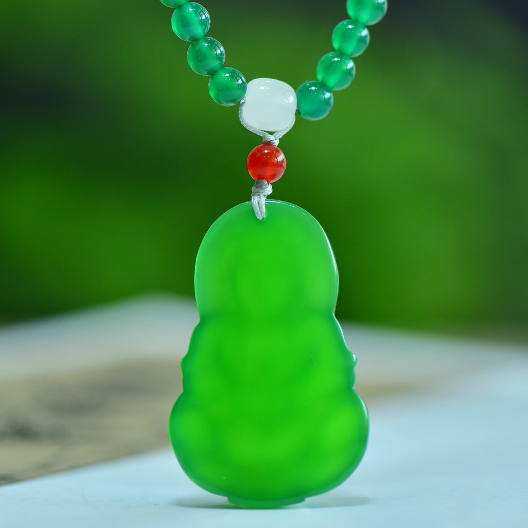 : Exquisite Green Agate Guanyin Pendant