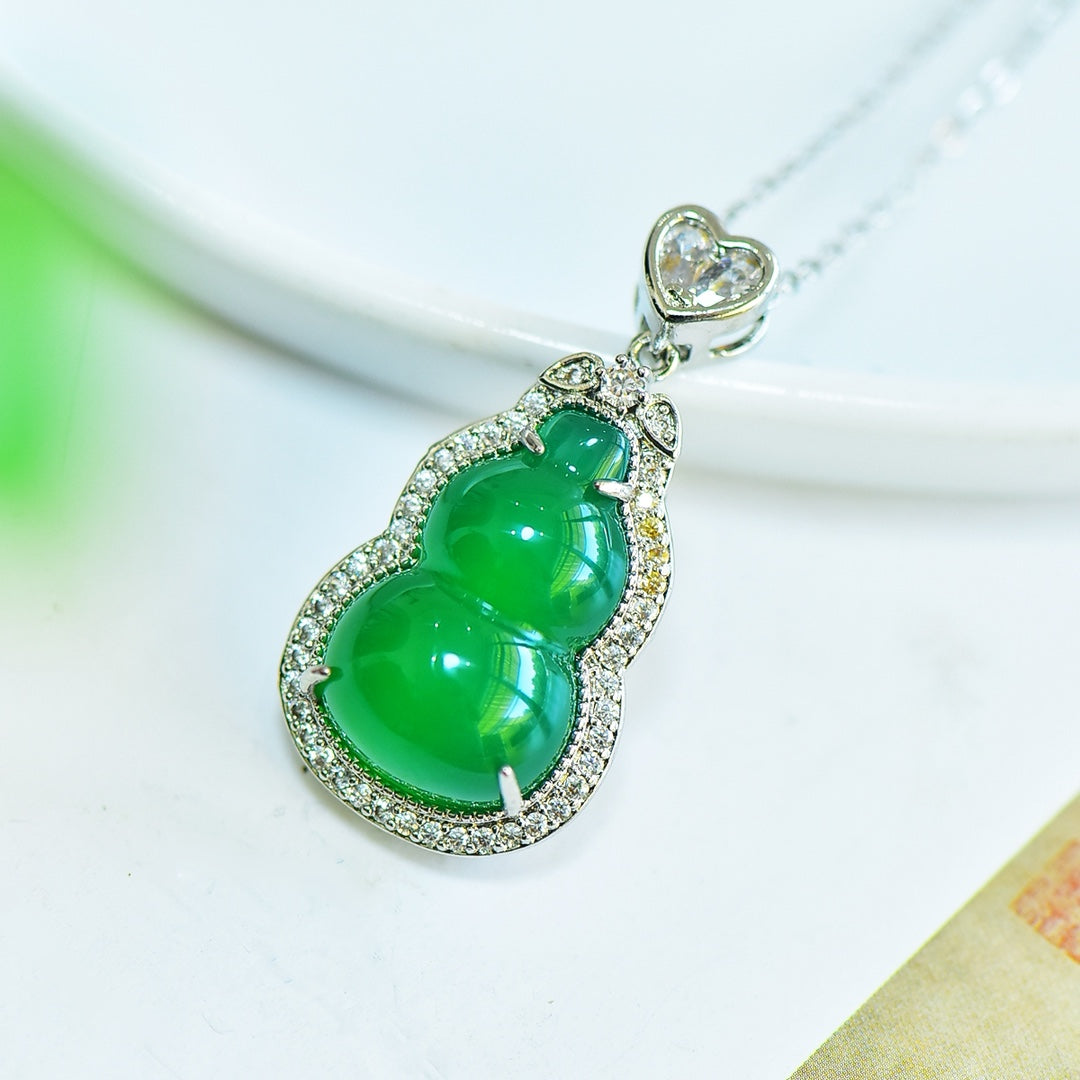 Green Chalcedony (Chalcedony) Inlaid Hu Lu (Gourd) Pendant