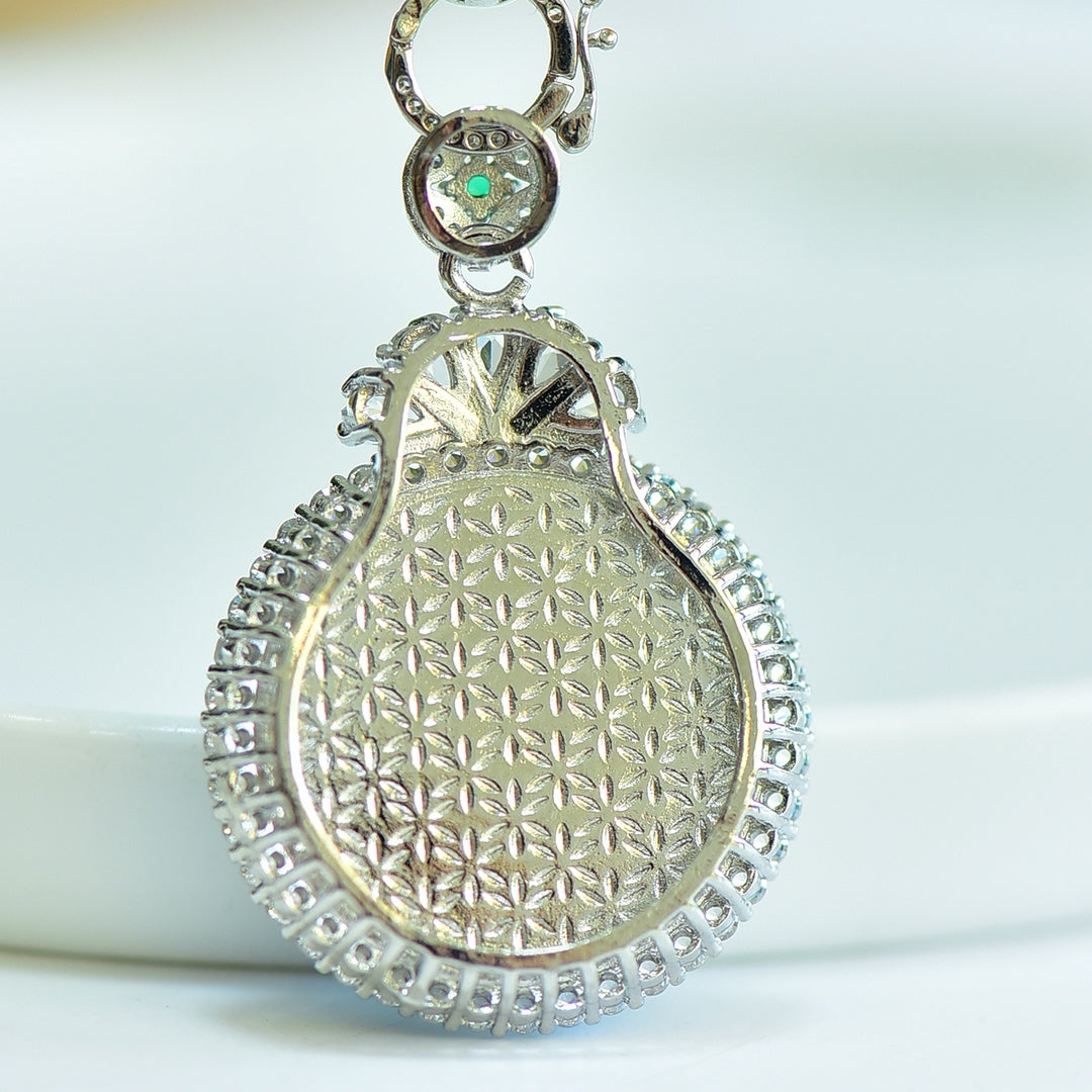 Green Chalcedony (Chalcedony) Inlaid Peace Circle Pendant