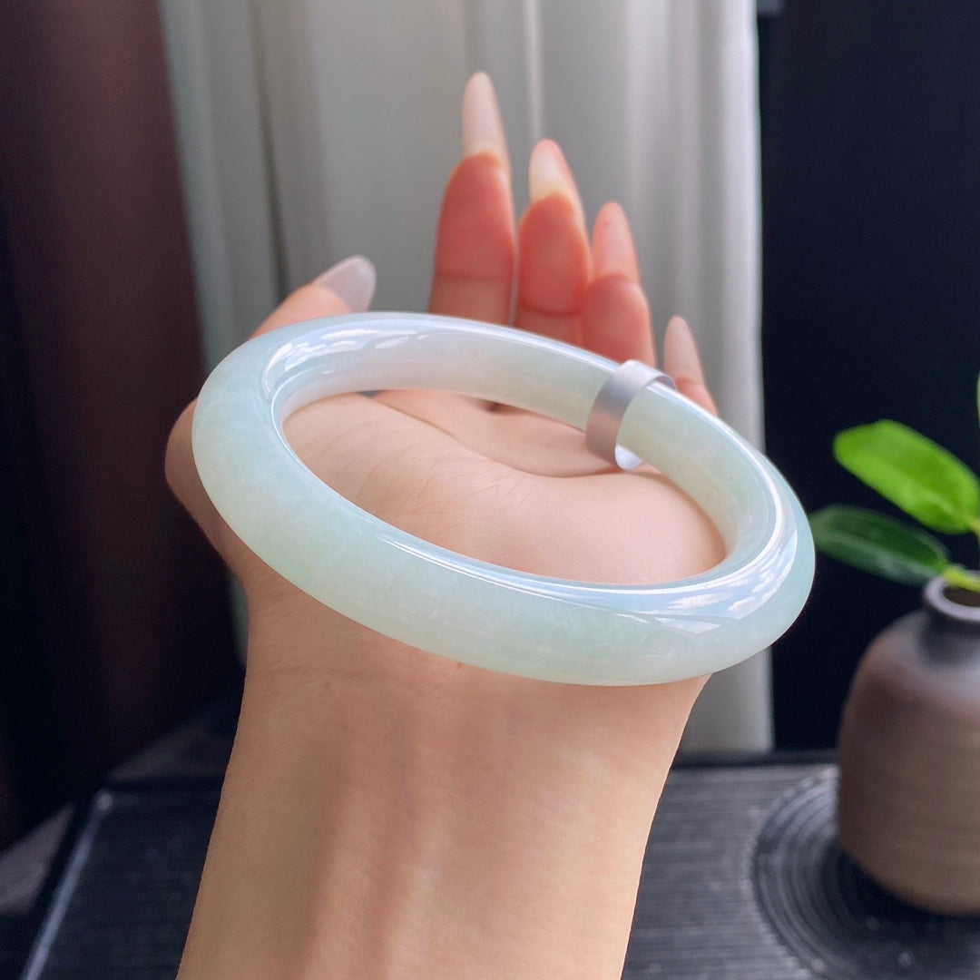 Refreshing Gold-Speckled Jadeite Bangle
