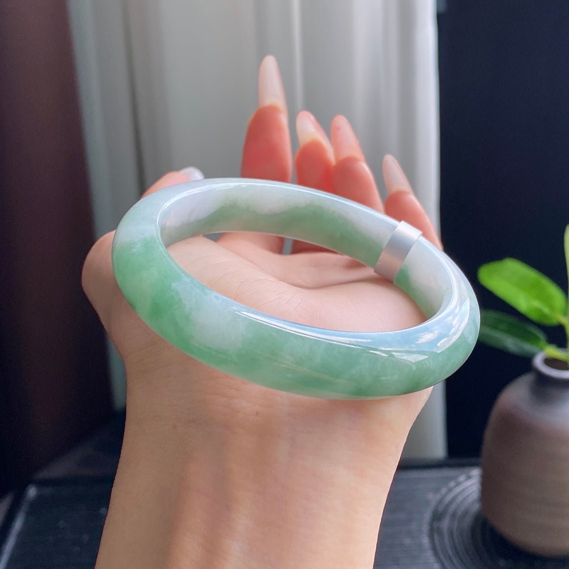 Lake-Green Jadeite Bangle