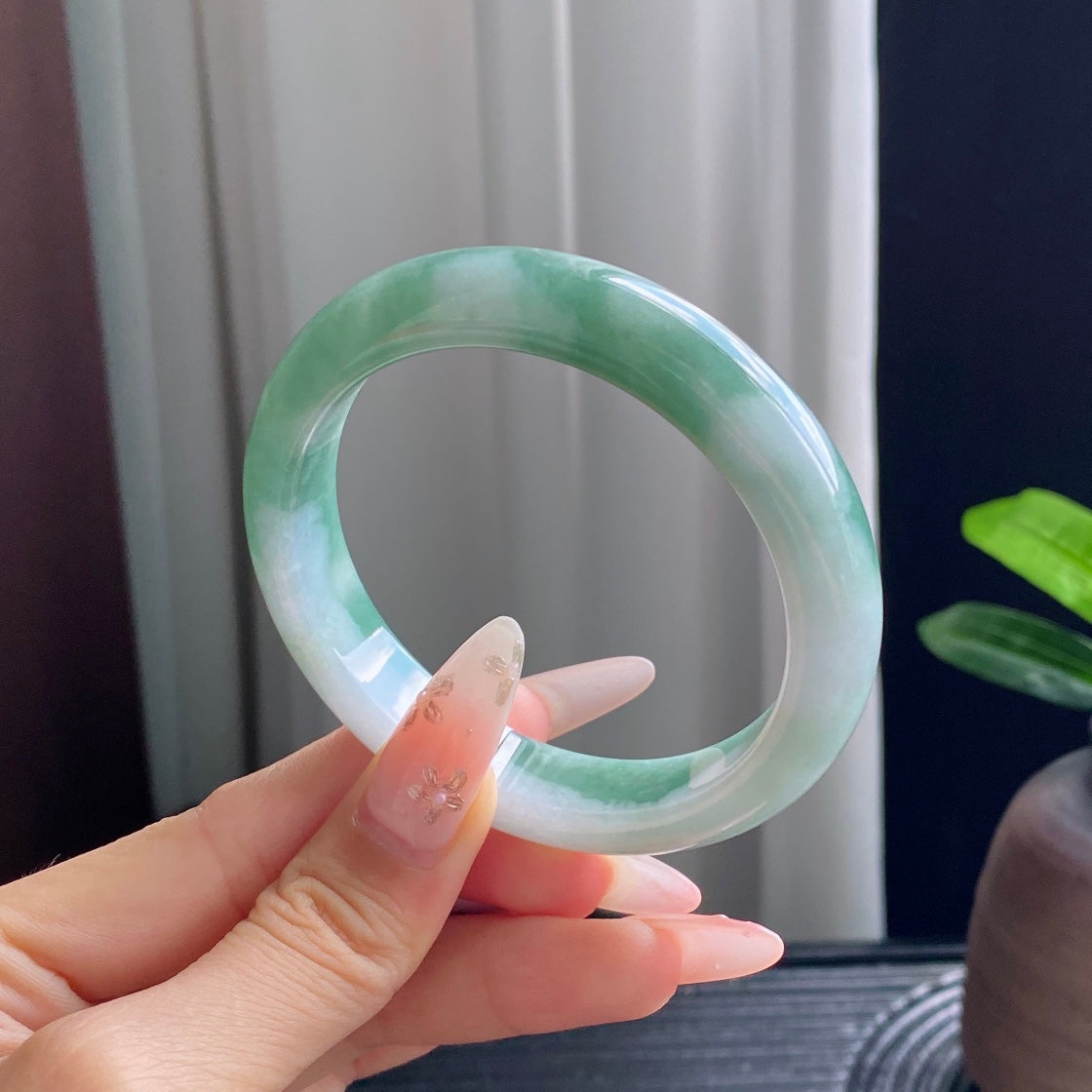 Lake-Green Jadeite Bangle