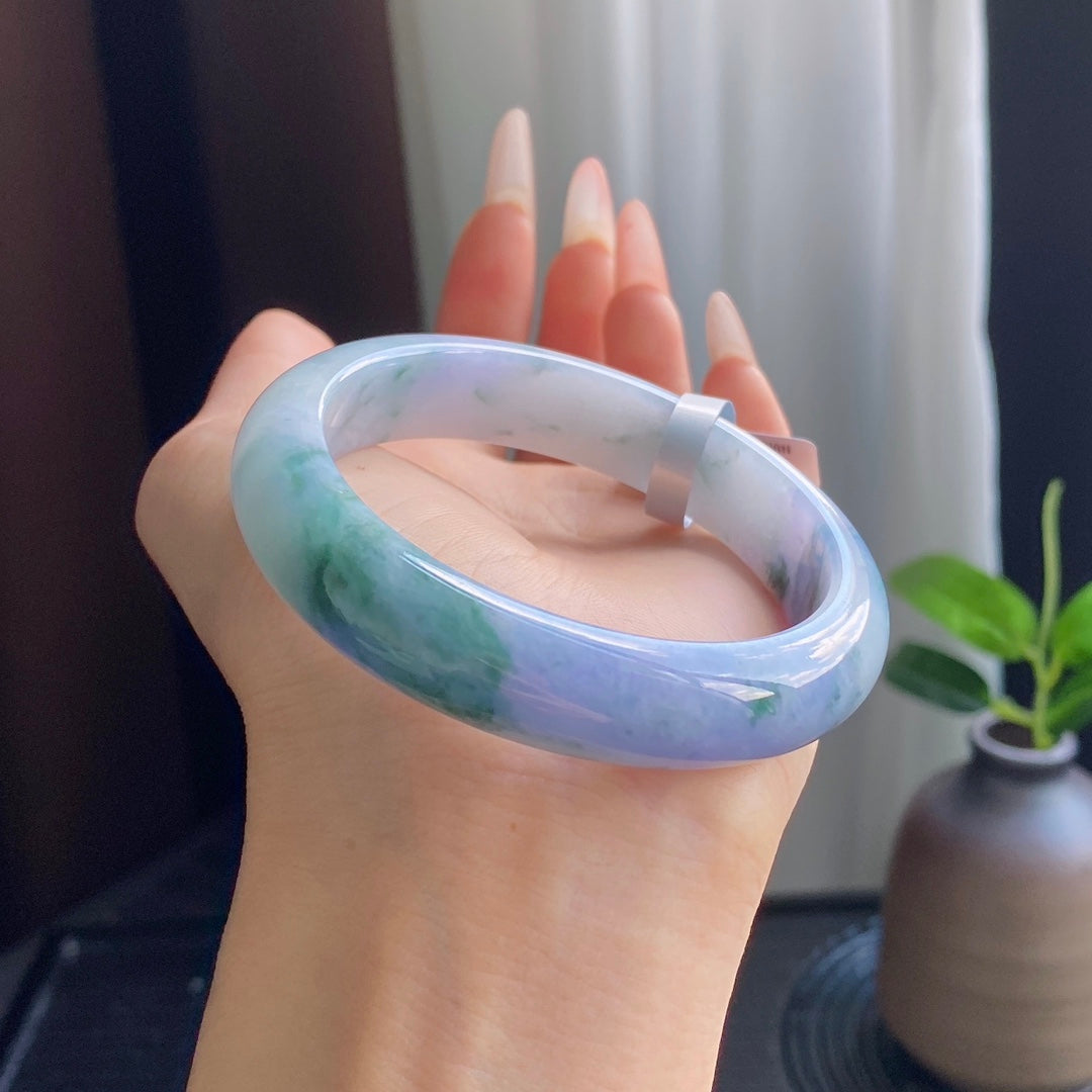 Distinctive Purple Jadeite Bangle with Drifting Patterns