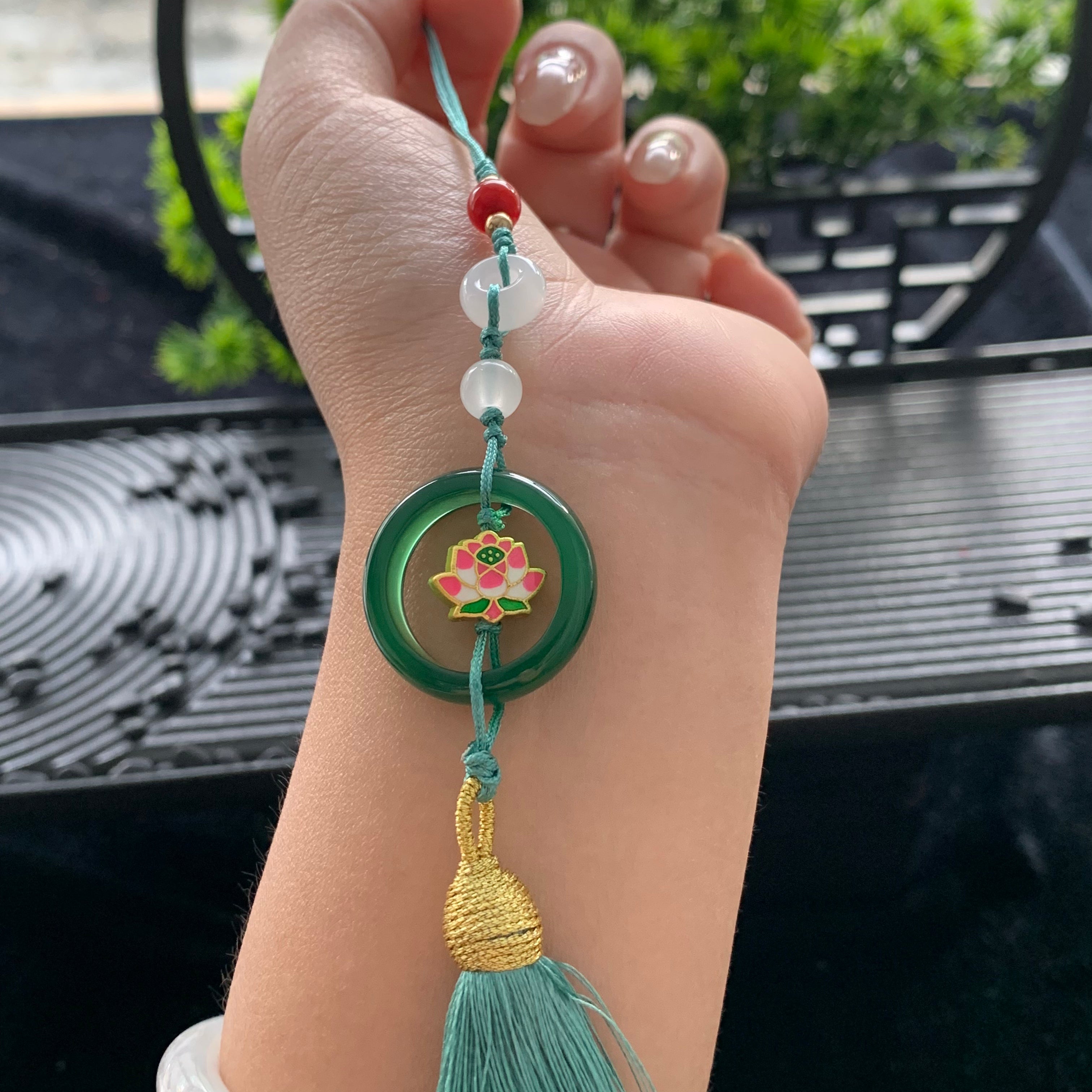 Green Agate Peace Ring (with Tassel)
