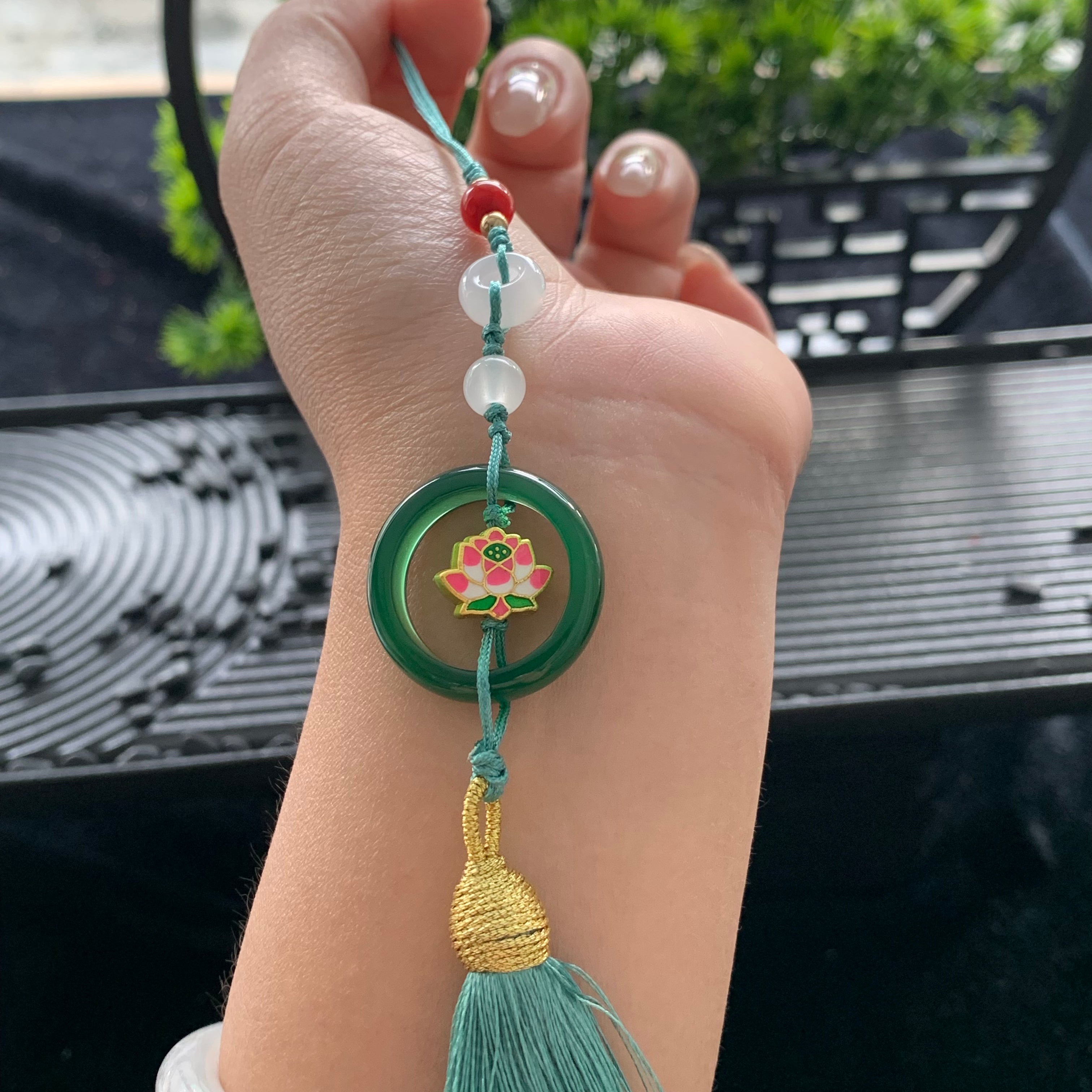 Green Agate Peace Ring (with Tassel)