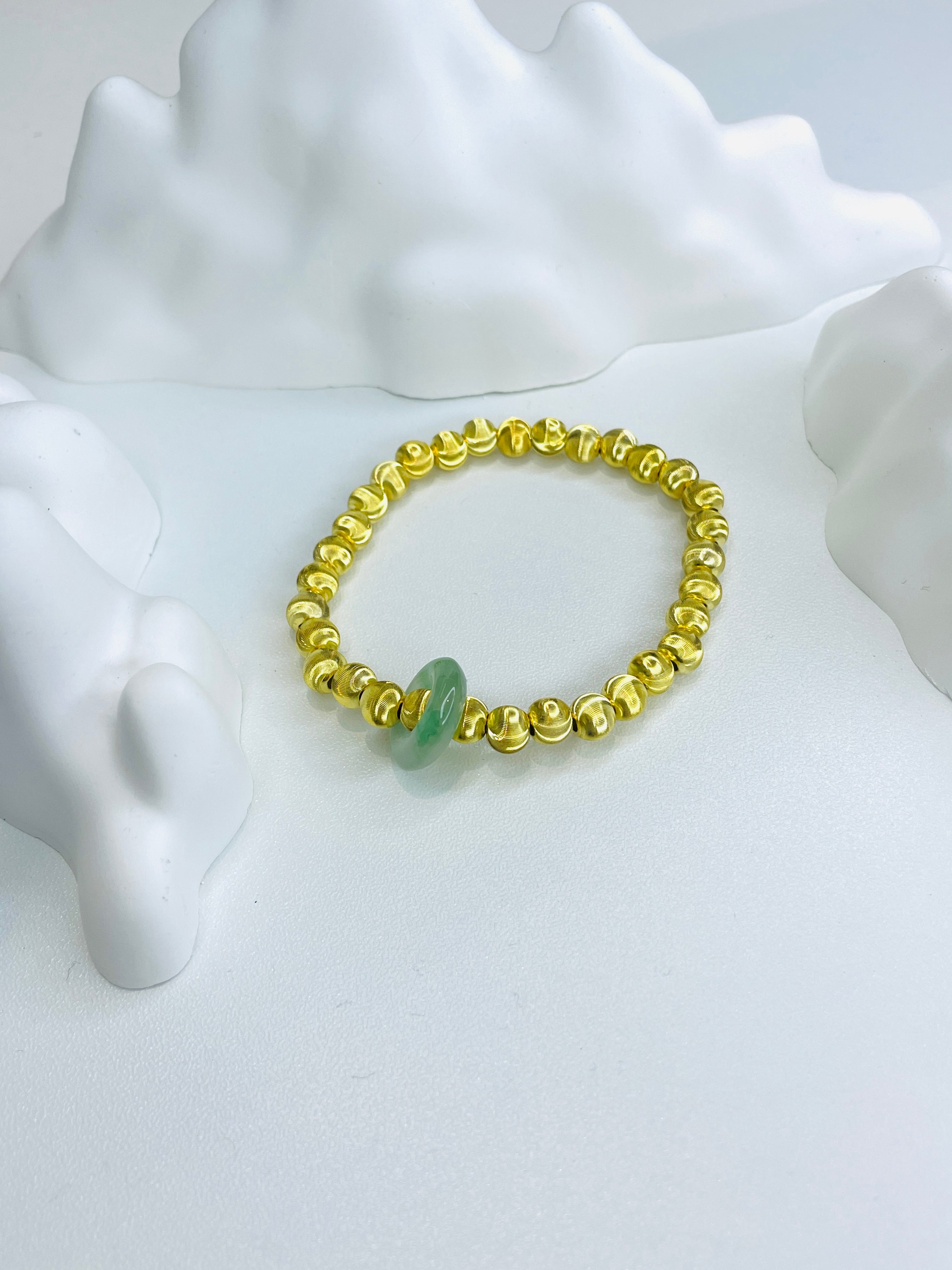 Cat's Eye Donut Beaded Bracelet