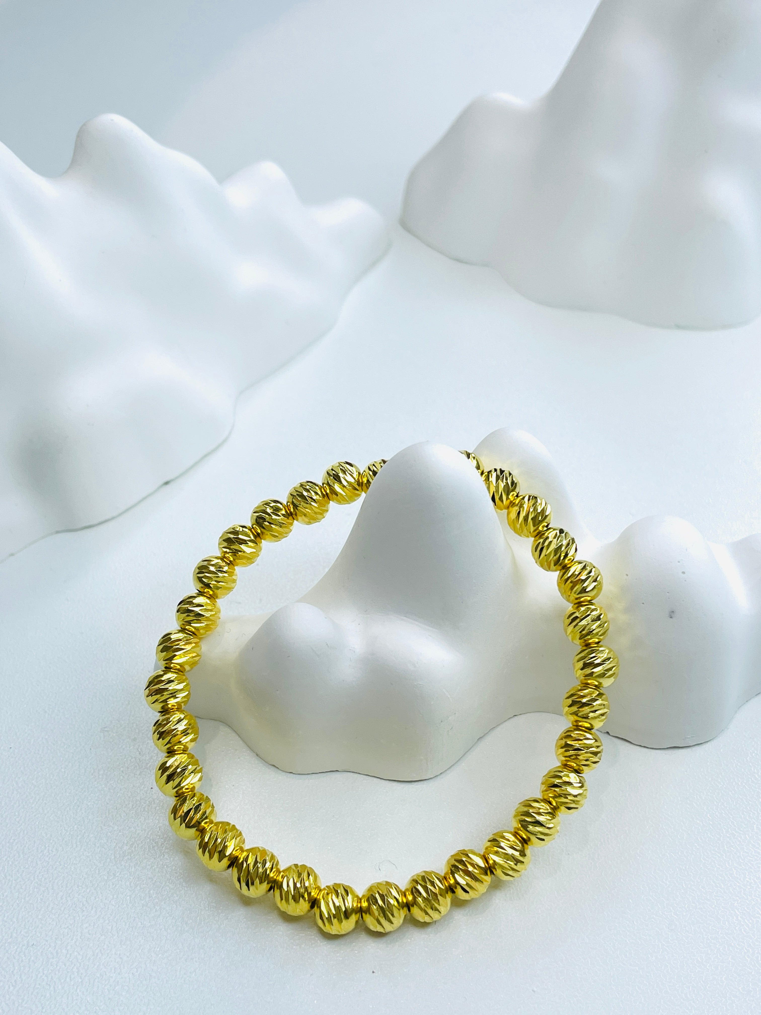 Gold Oblique-Cut Bead Bracelet