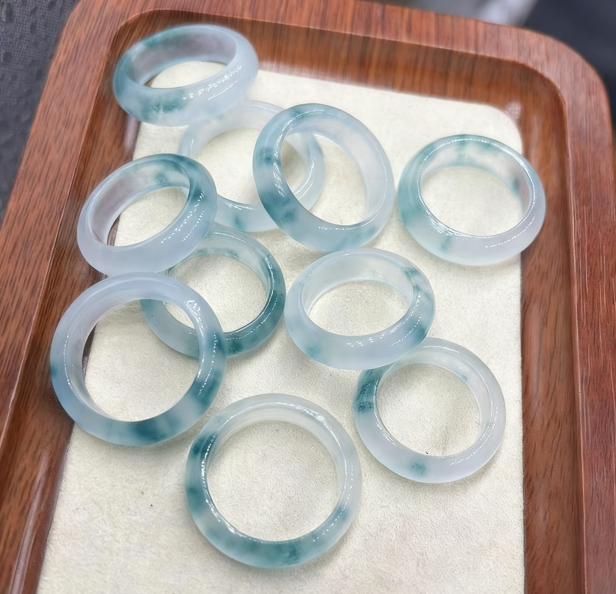 Quartzite Ring with Floating Flowers