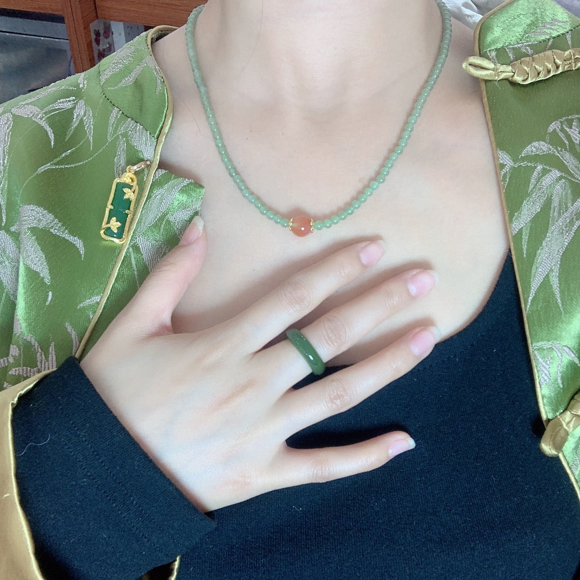 Hetian Yuqing Water Collar Chain