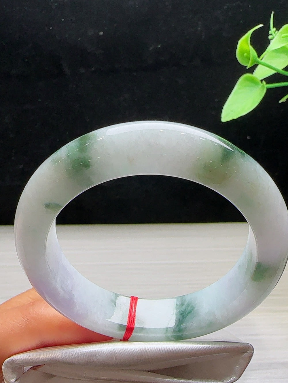 Violet Jadeit Bangle With Floating Green