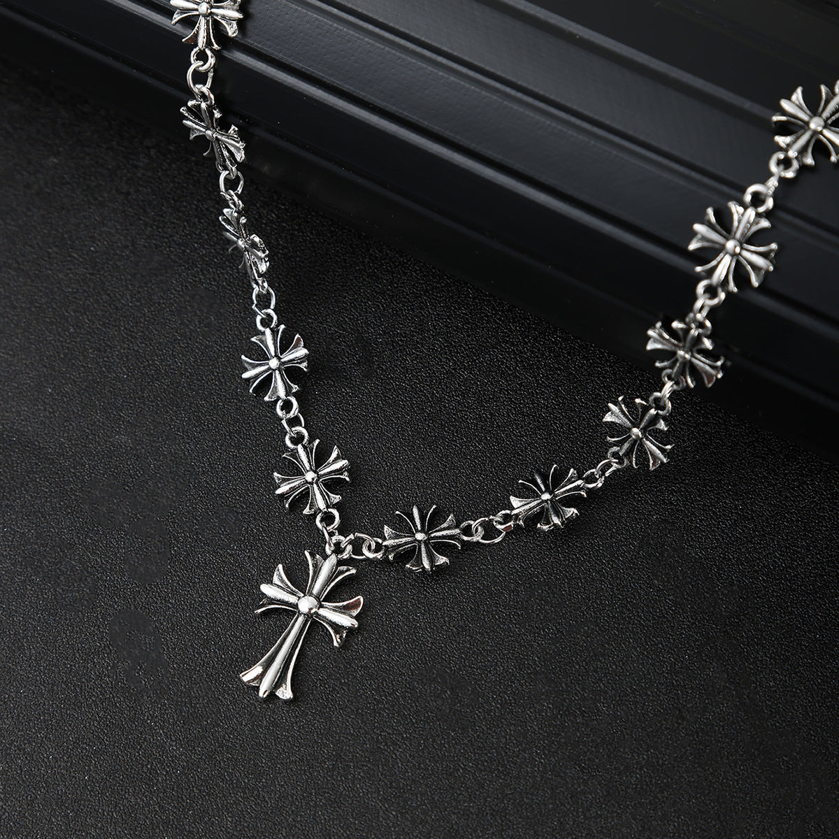 Light Luxury Cross Alloy Pendant Necklace