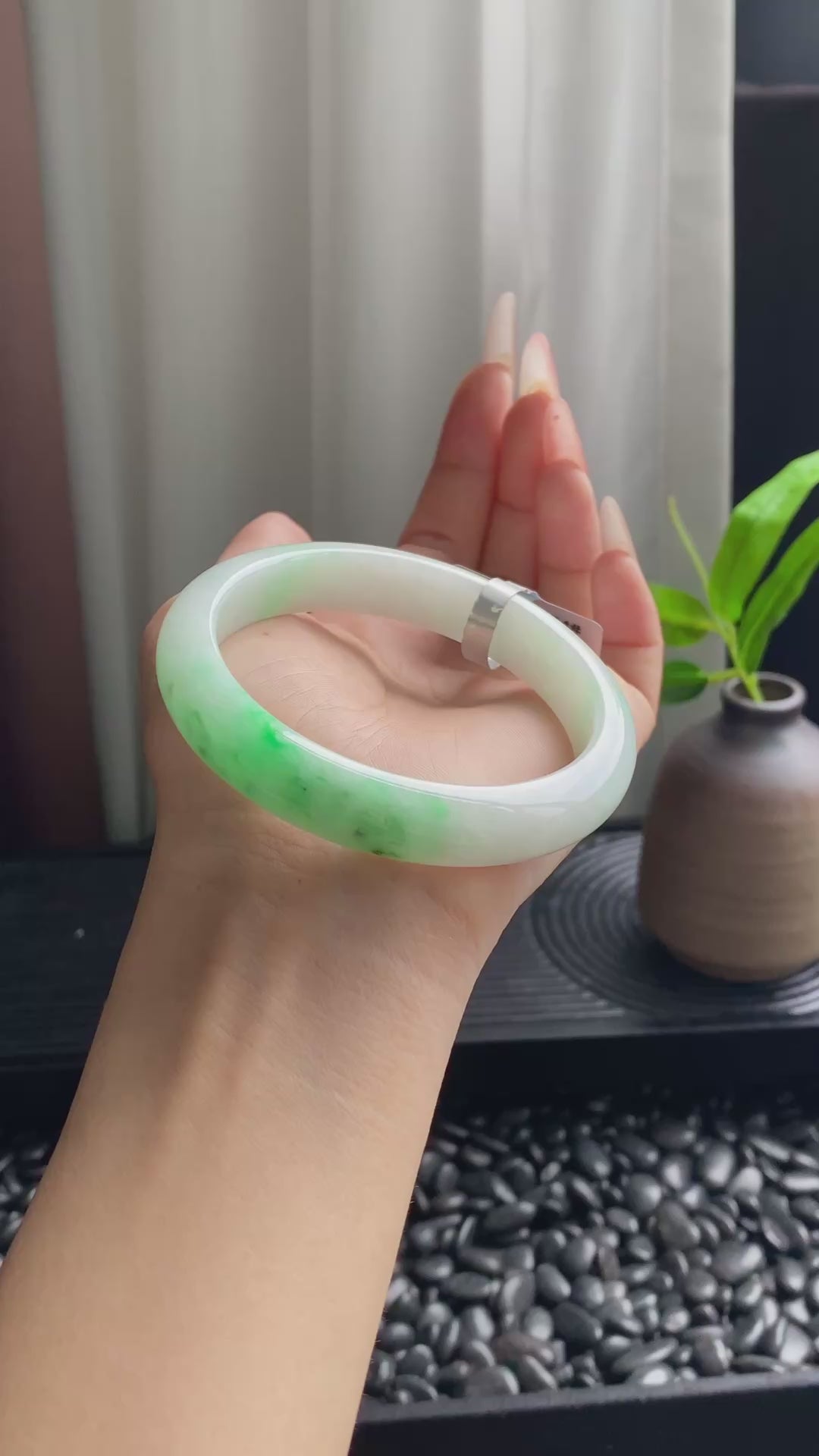 Load video: A Touch of Floral Jadeite Bangle