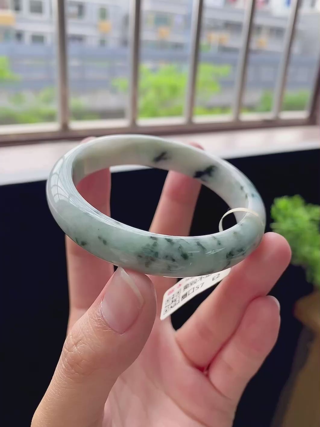 Load video: Floral Drifting Round Bangle (Finished, Crack Special Offer) | Item No. HYY-7810 | Size O56-12.8-8.3