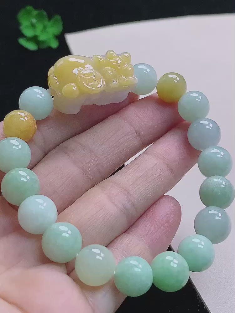 Load video: Yellow Jadeite Overlord Pixiu Beaded Bracelet