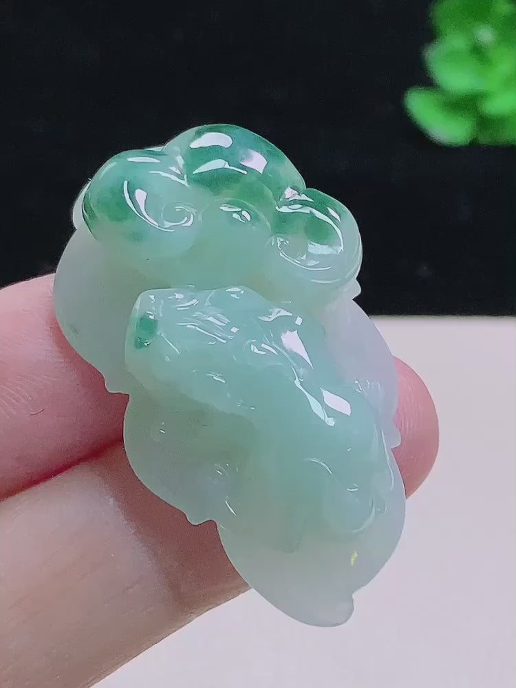 Load video: Flower-Patterned Jadeite Wealth-Attracting Pixiu
