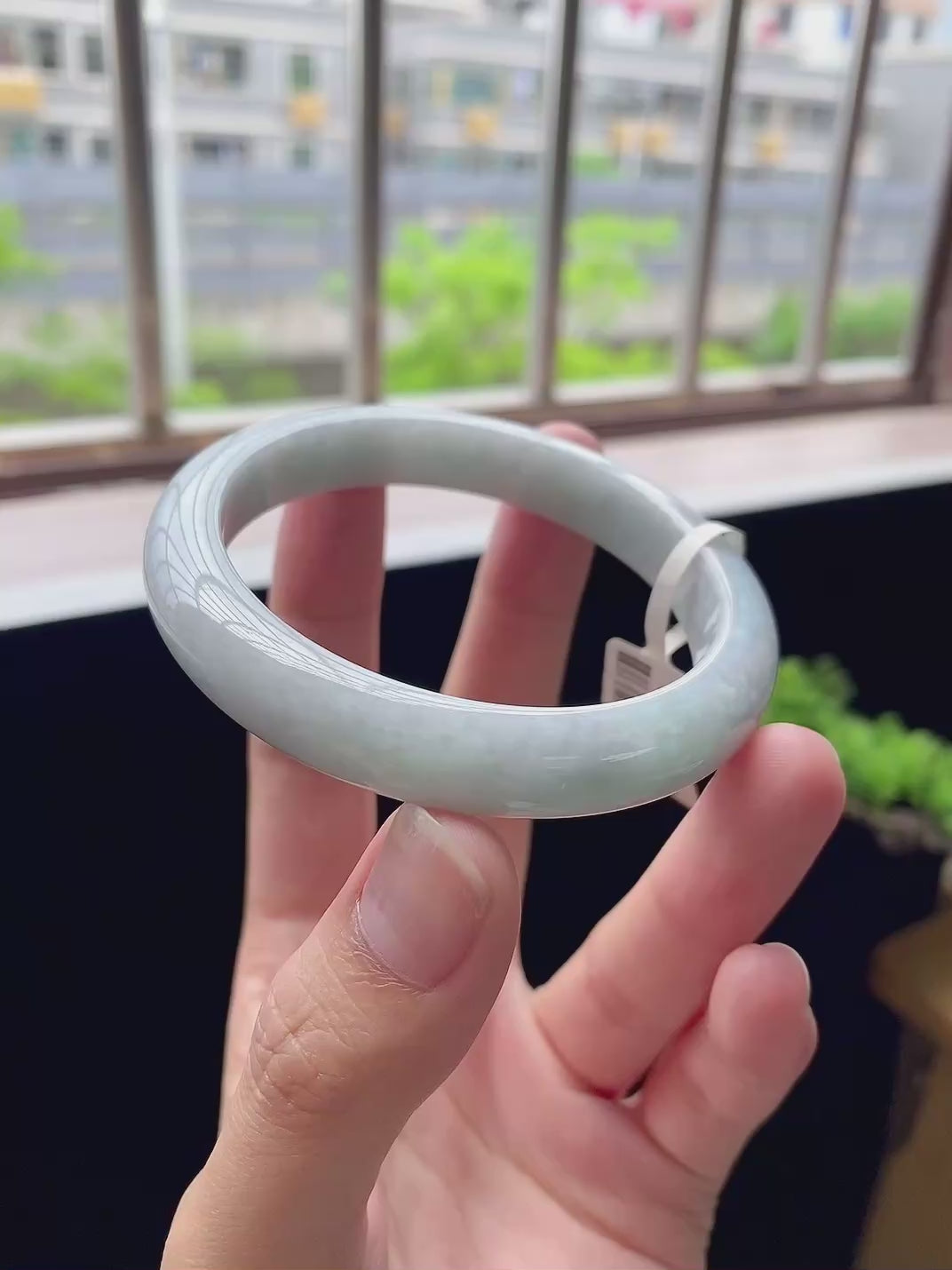 Load video: White Moonlight Round Bangle (Finished, Perfect Quality)