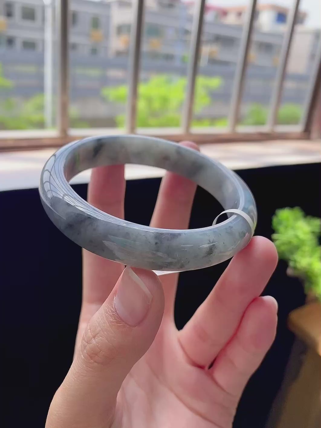 Load video: Ice Black Round Bangle (Finished) | Item No. YH-7855 | Size O60.2-13-8